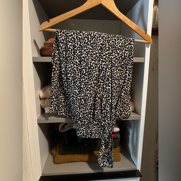 Sezane Elie Skirt in Leopard Print - Picture 4 of 5